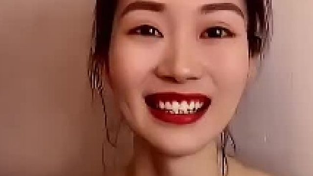 最后一个伴娘令人心动，不仅没对象，身上这个特点一看就相中