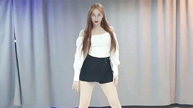 俄罗斯姑娘才艺表演24.02.29_静儿(拉达)03