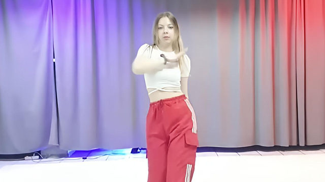 俄罗斯姑娘才艺表演24.02.29_烤肉(维多利亚)02