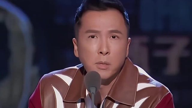 来都来了，还带礼物