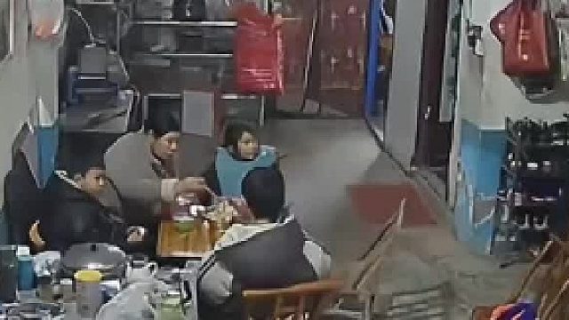 男子早上起来还好好的，上厕所时猝然离世