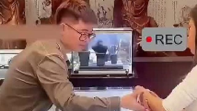 可惜了，遇到这样地女的，可以直接报警啊！