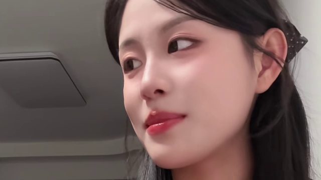 你把昨天我请你喝奶茶的钱给我
