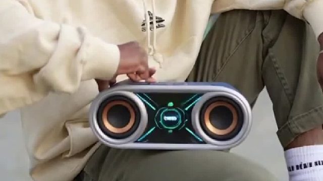 这音响太适合我的电竞桌面了