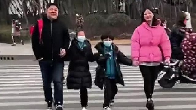 看着很和谐 ~ ~ ~