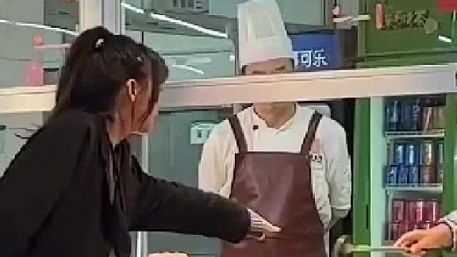 马上开学了，准备到学校门口卖喇叭
