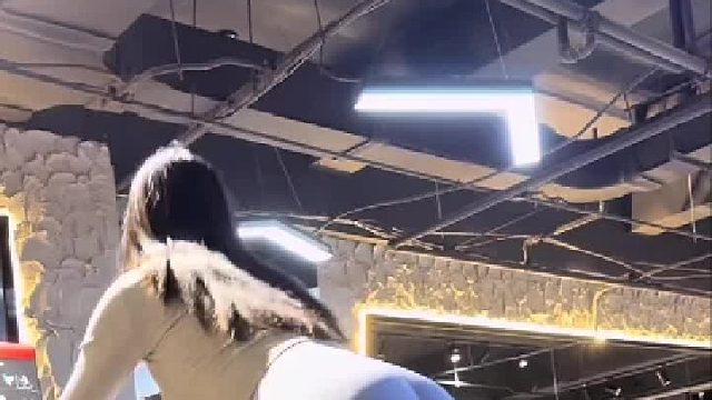 爱健身的小姐姐