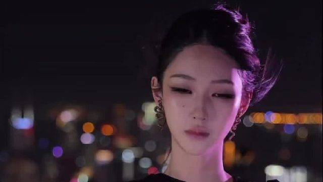 自带清冷感，颜值高级又耐看