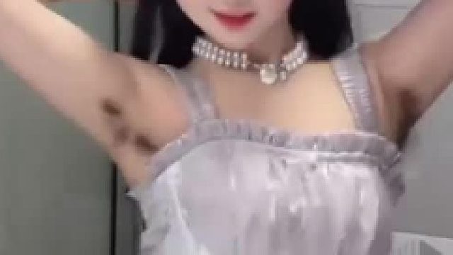 有钱人真好，胳肢窝都穿貂