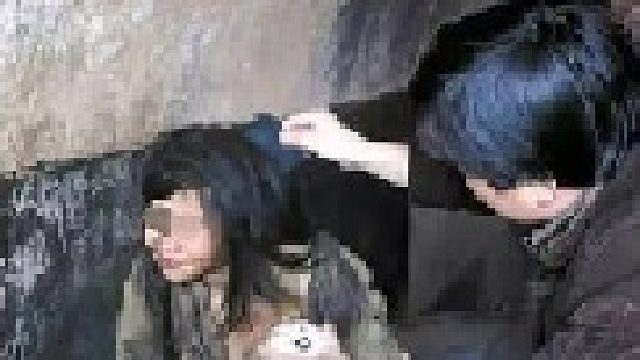 人贩子惹怒了大家，从此无法再偷孩子