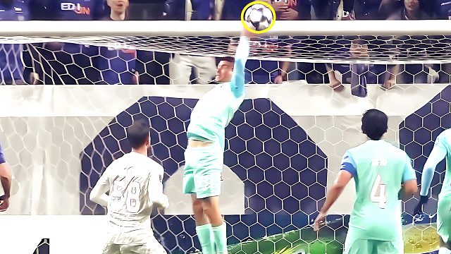 搞笑名场面！柔佛后卫拦网式手球，马宁判罚“红点套餐”