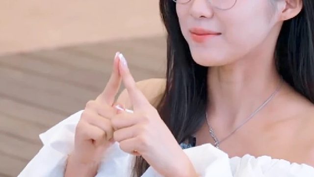 一家表演“开关游戏”