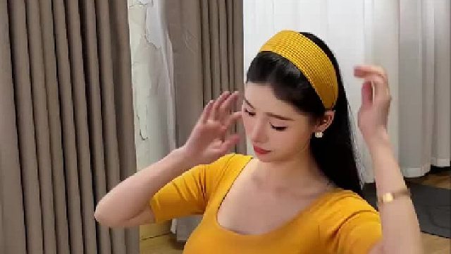 瑜伽服穿搭 黄色真的很显眼