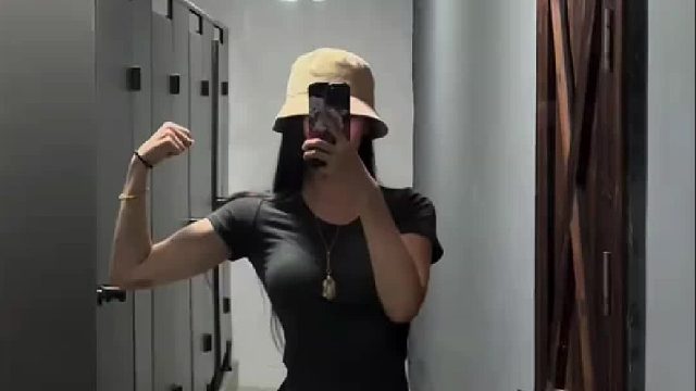 每天那个汗像洗了个澡