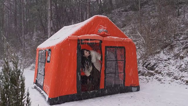 20260211️带着温暖的充气帐篷在雪地里露营：雪天的声音