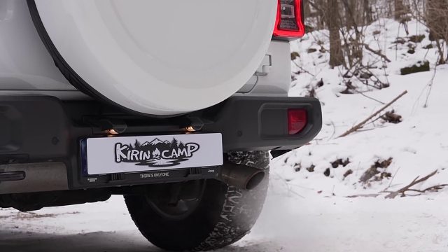 20260211使用豪华汽车帐篷过夜雪地露营