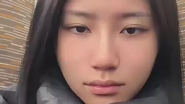女生吐槽高铁上被人色眯眯盯着，结果反转太意外！！！！！