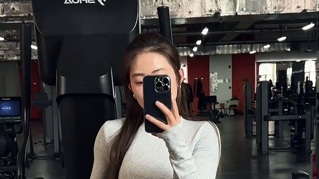 健身为了什么，就为了穿什么衣服都好看！