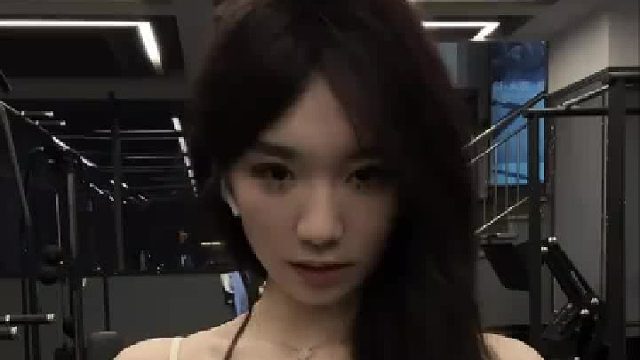 累了就歇会儿，姐姐陪着你