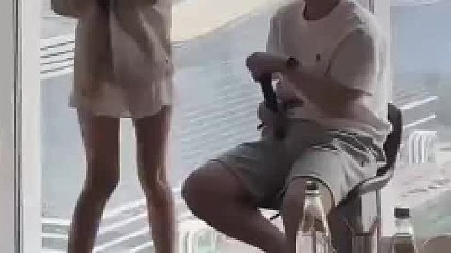 在野鸡大学上学的包工头之女。