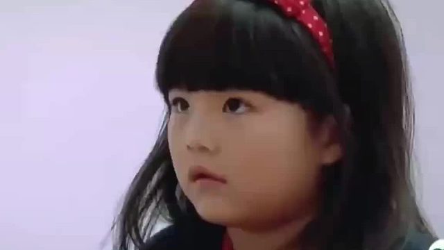 王诗龄：我爸爸每天光着去外面…光着脚去外面。