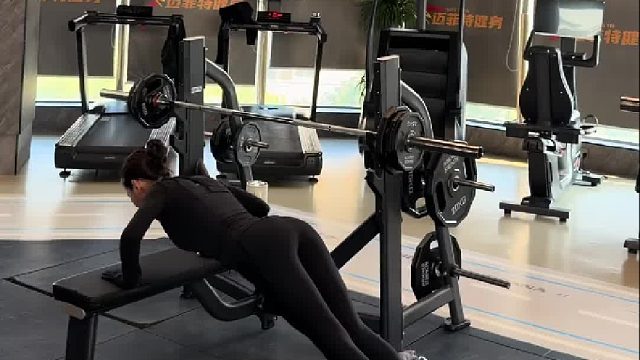 姐姐的腰，专治各种不心动