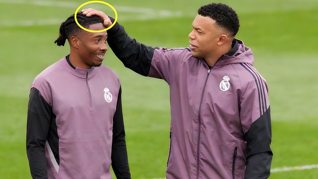 调皮一幕！皇马训练课上：姆巴佩拍打阿拉巴脑袋让其闭嘴