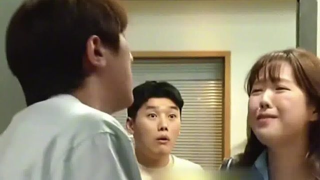 不得不说，韩国职场女性展现出的专业素养着实令人钦佩