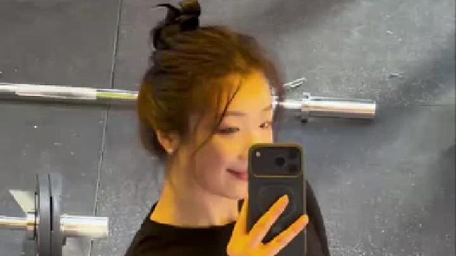 有点小肌肉就爱显摆