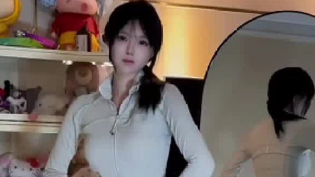 女生穿瑜伽裤里面还要穿nei裤吗