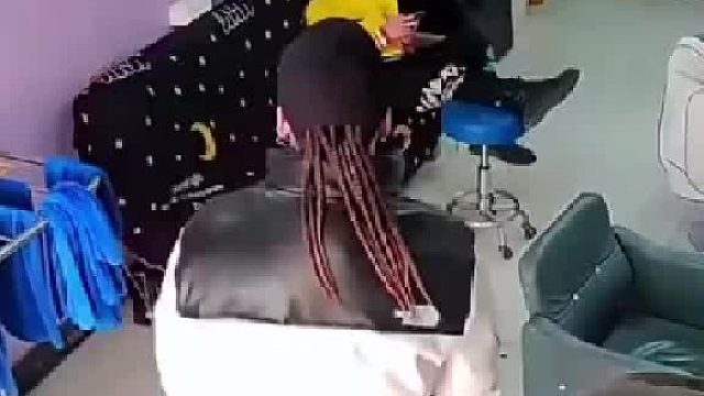 生意差就找同行“劫富济贫”？不给钱就5元理发霍霍所有人！