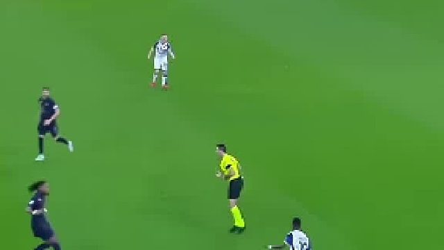 请问这球越位了吗？