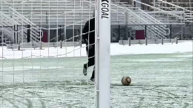 传球射门一气呵成