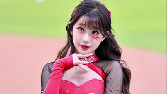 啦啦队员李珠珢直拍