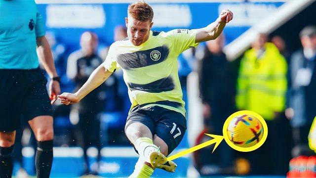 德布劳内名场面：无解任意球世界波，瓜帅竖大拇指点赞！