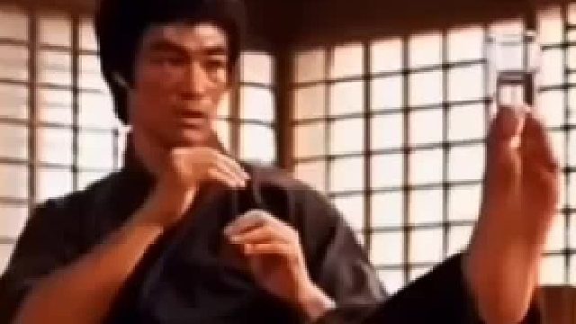 就这一招，不知成龙大哥能不能做的了