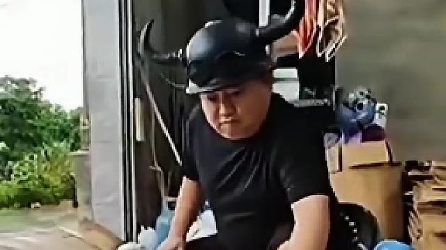 很多工地都是这种帽子就是一个形式而已