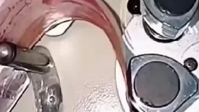 银行里的点钞机，工作原理原来如此简单，网友：多年的疑惑终于解开了
