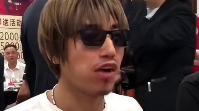 买单？直接掀桌子