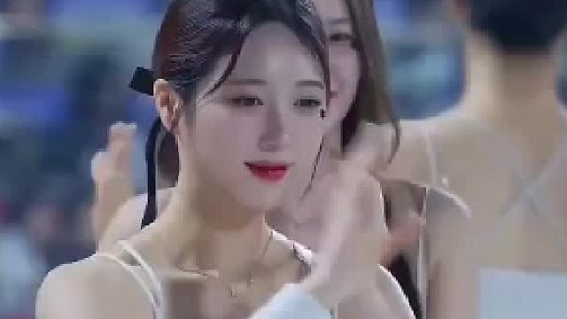 为什么国内的拉拉队没这么开放呢？