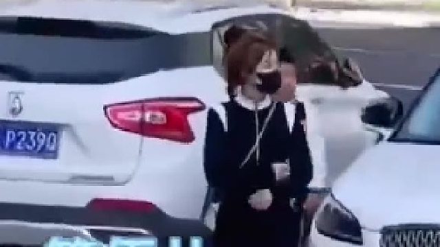 侄子追着车喊_你化成灰我都认识，但你化了妆就不一定了[笑哭]