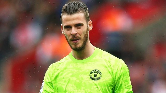 谜之操作！B费门前解围险些自摆乌龙，曼联门神被吓一跳