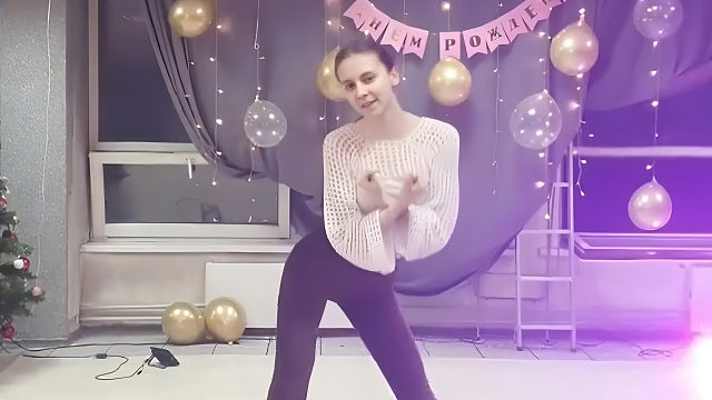 俄罗斯姑娘才艺表演24.01.02_蓝BUFF(欧丽西亚)