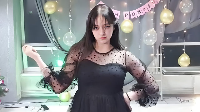 俄罗斯姑娘才艺表演24.01.02_铁锤(安吉丽娜)03