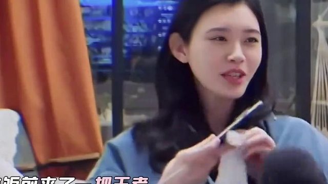 当何猷君和奚梦瑶一起玩游戏，简直就是上演情侣打游戏的真实现况