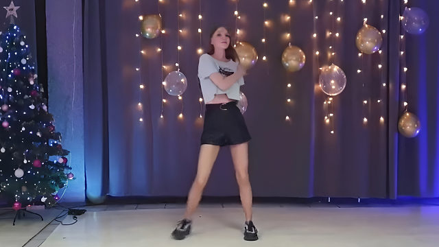 俄罗斯姑娘才艺表演24.01.05_海草