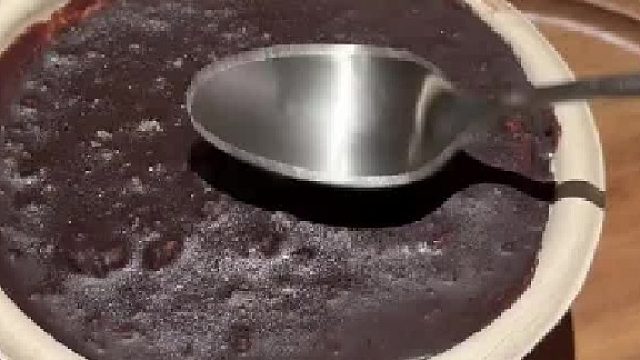 店员：敲10下碎了不要钱。。。。