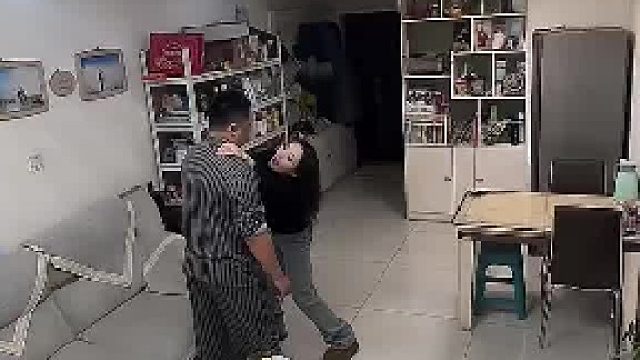 还是小姨子出马好使～