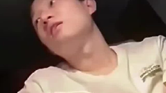 小伙分享和女友分手时的谈判，女友的回应令小伙心碎，转身就提了心仪的汽车