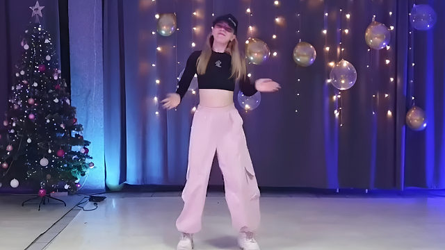 俄罗斯姑娘才艺表演24.01.05_烤肉(维多利亚)01